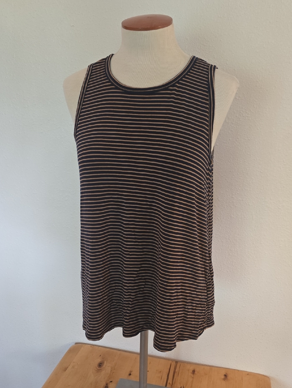 Old Navy Sleeveless Tank Top - Navy And Tan
